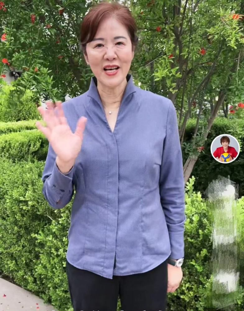 高俊伟觉得，反正李默有这么多人在这守着，叶辰如果要去摸，一定会像自己一样挨一顿打。